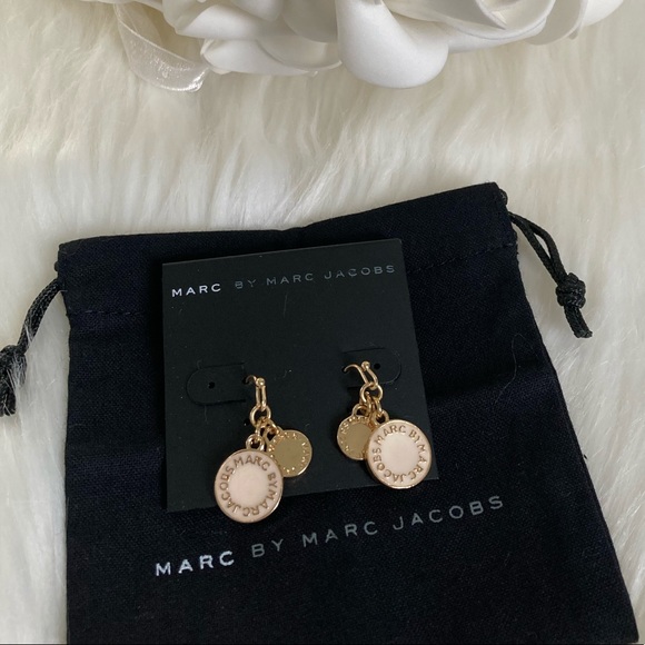 NWT Marc Jacobs Enamel Logo Dangle Disc Earrings - Picture 3 of 7